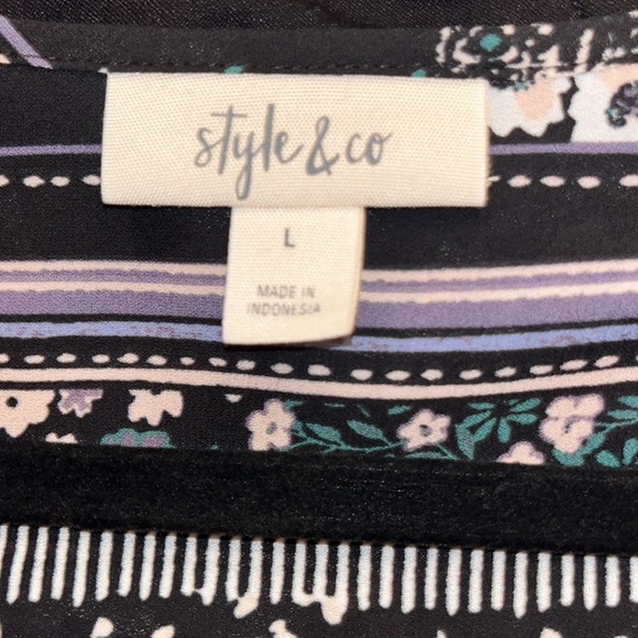 Style & Co ladies blouse, 3/4 gathered sleeve, a line flowing hem, black pattern - Picture 7 of 8
